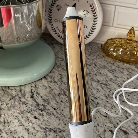 Kristin Ess Soft Wave Titanium Curling Wand, Beachy Waves & Curls 1 1/4" Barrel - Picture 11 of 14